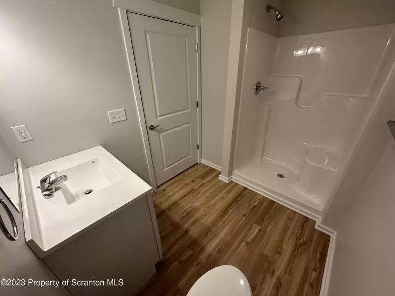 2nd Full Bathroom