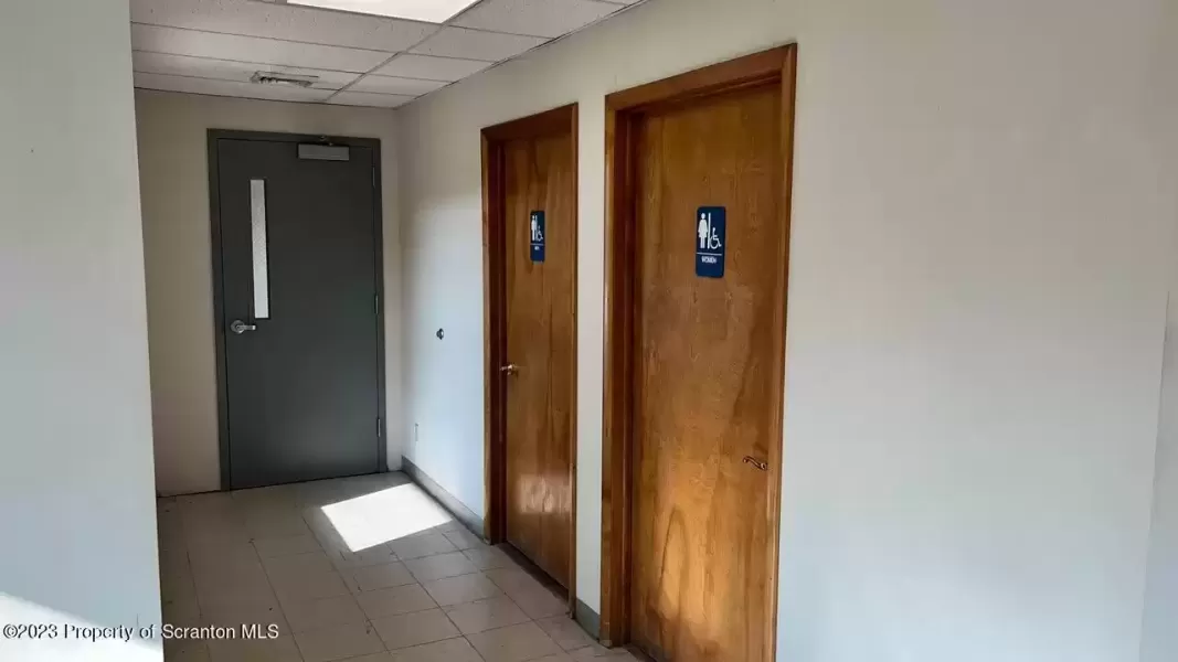 Restroom Lobby