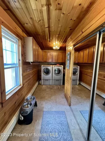 Entry mudroom and laundry room