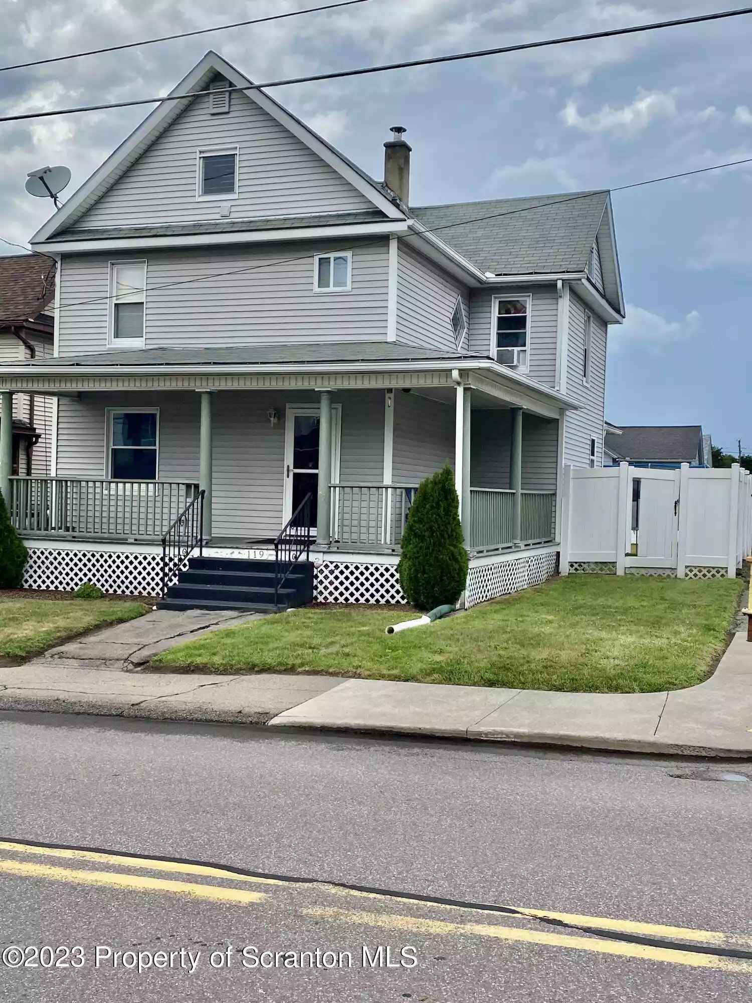 119 Hill Street, Jessup, Pennsylvania 18434, 6 Rooms Rooms,2 BathroomsBathrooms,Residential,For Sale,Hill,GSB232776