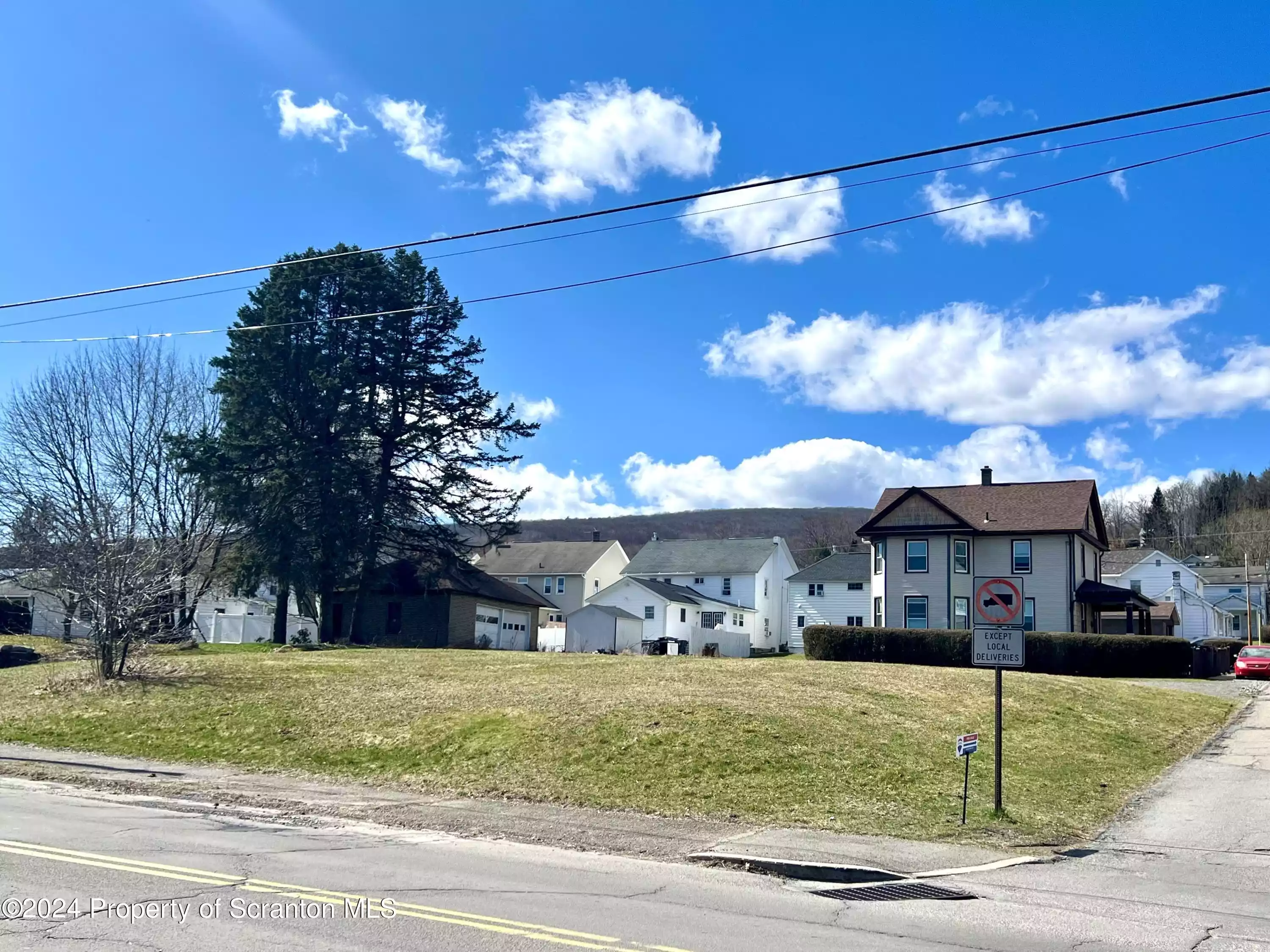 Main and Glenwood, Mayfield, Pennsylvania 18433, ,Land,For Sale,Main and Glenwood,GSBSC1555