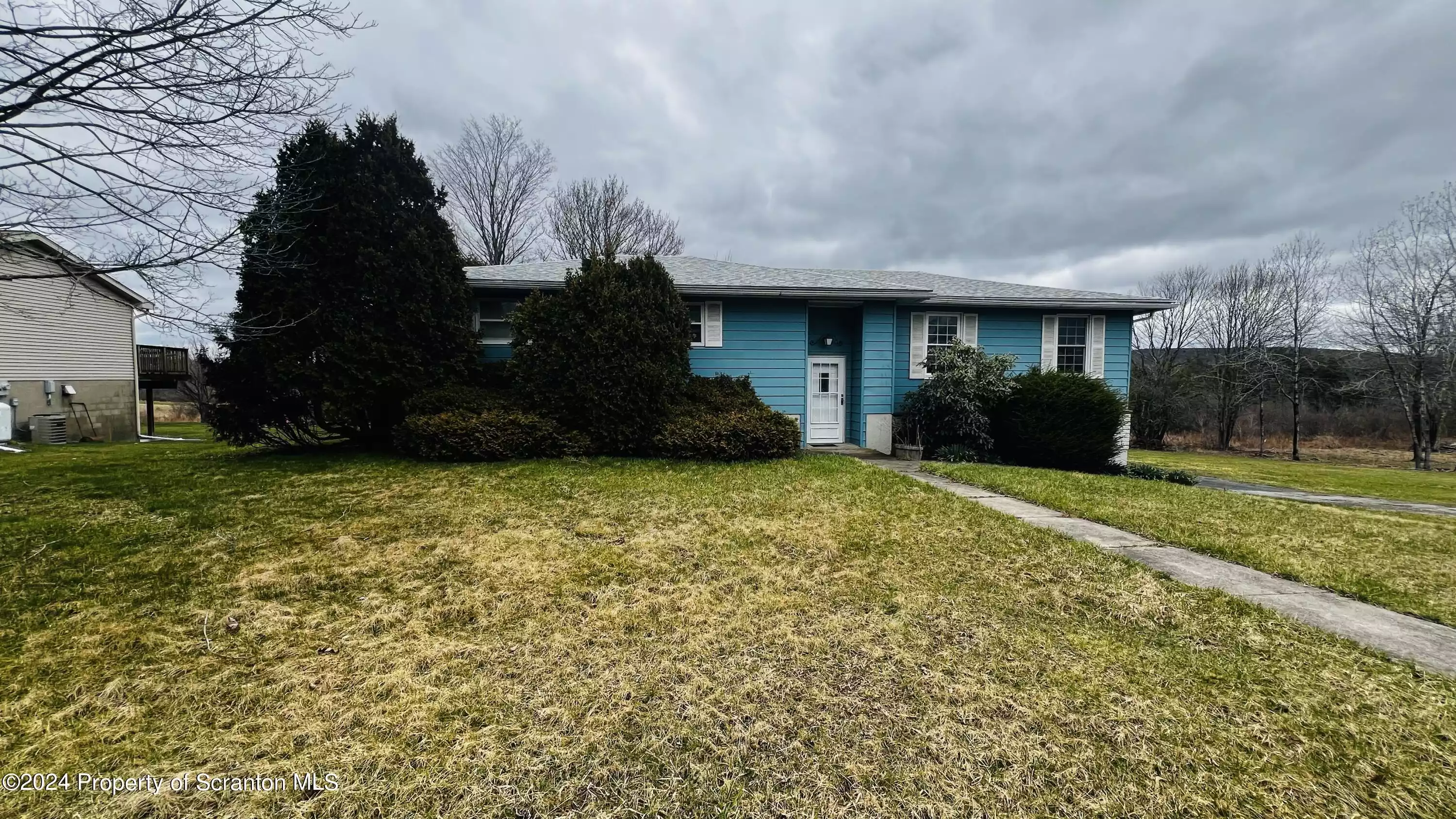 123 Highpoint Street, Greenfield Twp, Pennsylvania 18407, 7 Rooms Rooms,3 BathroomsBathrooms,Residential,For Sale,Highpoint,GSBSC1848
