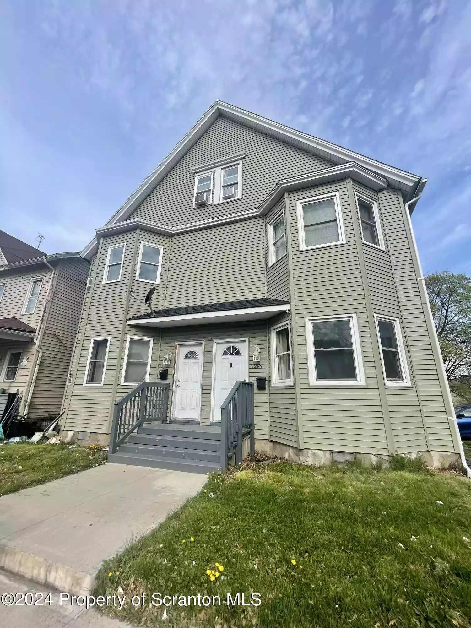 1423 Capouse Avenue, Scranton, Pennsylvania 18501, 8 Rooms Rooms,2 BathroomsBathrooms,Residential Lease,For Lease,Capouse,GSBSC2071