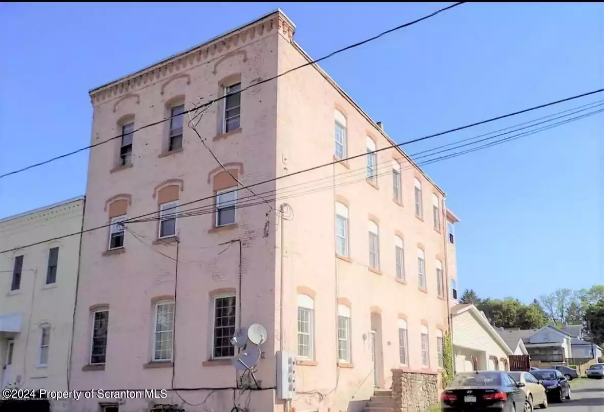 717 Mill & Burke, Dunmore, Pennsylvania 18512, 5 Rooms Rooms,1 BathroomBathrooms,Residential Lease,For Lease,Mill & Burke,GSBSC2090