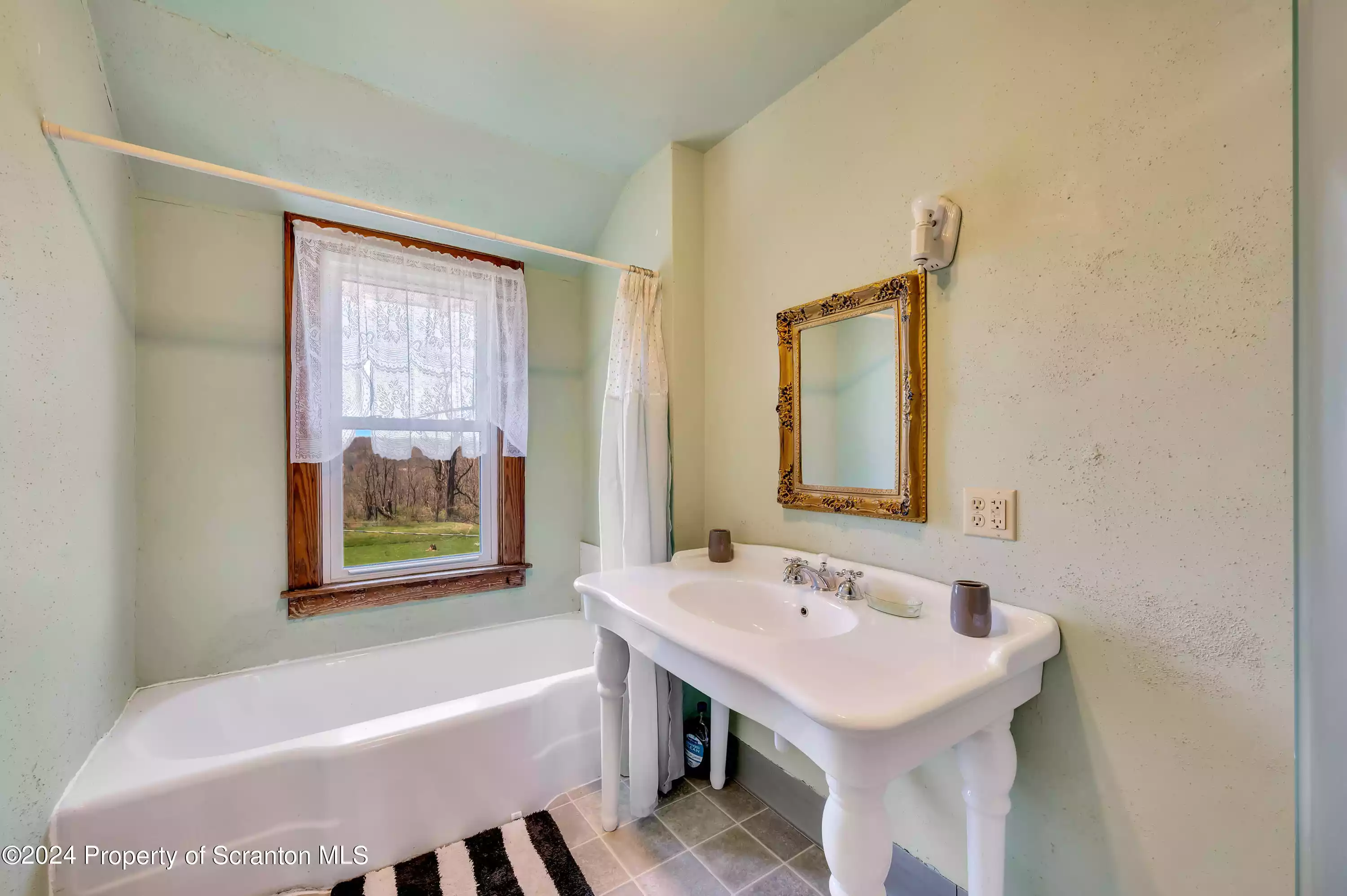 1128 County Home Road, Montrose, Pennsylvania 18801, 55 Rooms Rooms,9 BathroomsBathrooms,Residential,For Sale,County Home Road,GSBSC2297