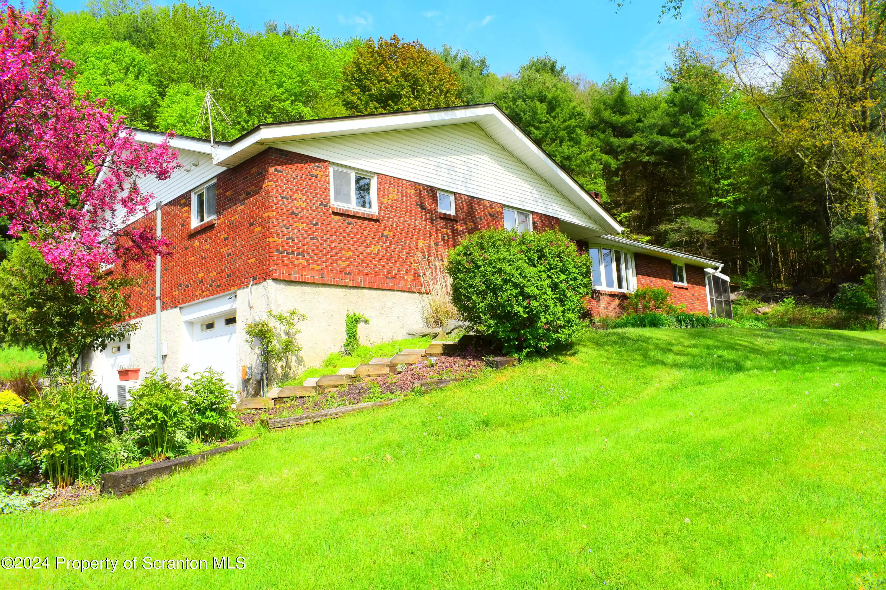 23298 State Route 267, Friendsville, Pennsylvania 18818, 8 Rooms Rooms,3 BathroomsBathrooms,Residential,For Sale,State Route 267,GSBSC2503
