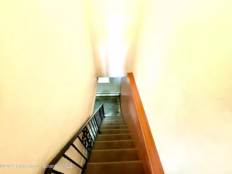 Stairway to Lower Leverl