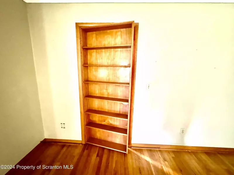 Doorway to dedar closet