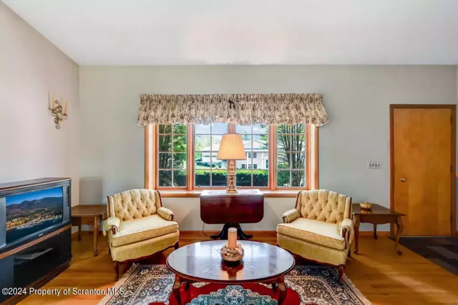 405 Barbara Dr 13 Large